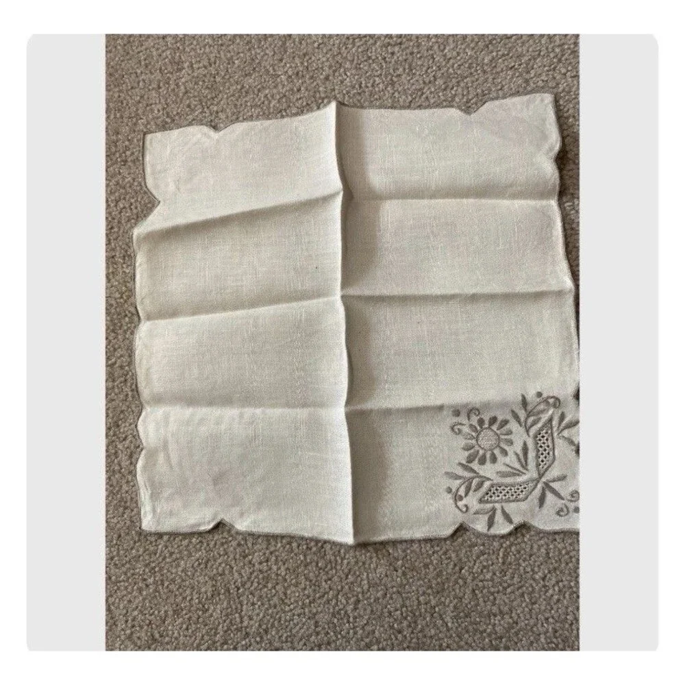 Set of 6 Vintage White Linen Napkins Hand Embroidered Scalloped Edge Whitework